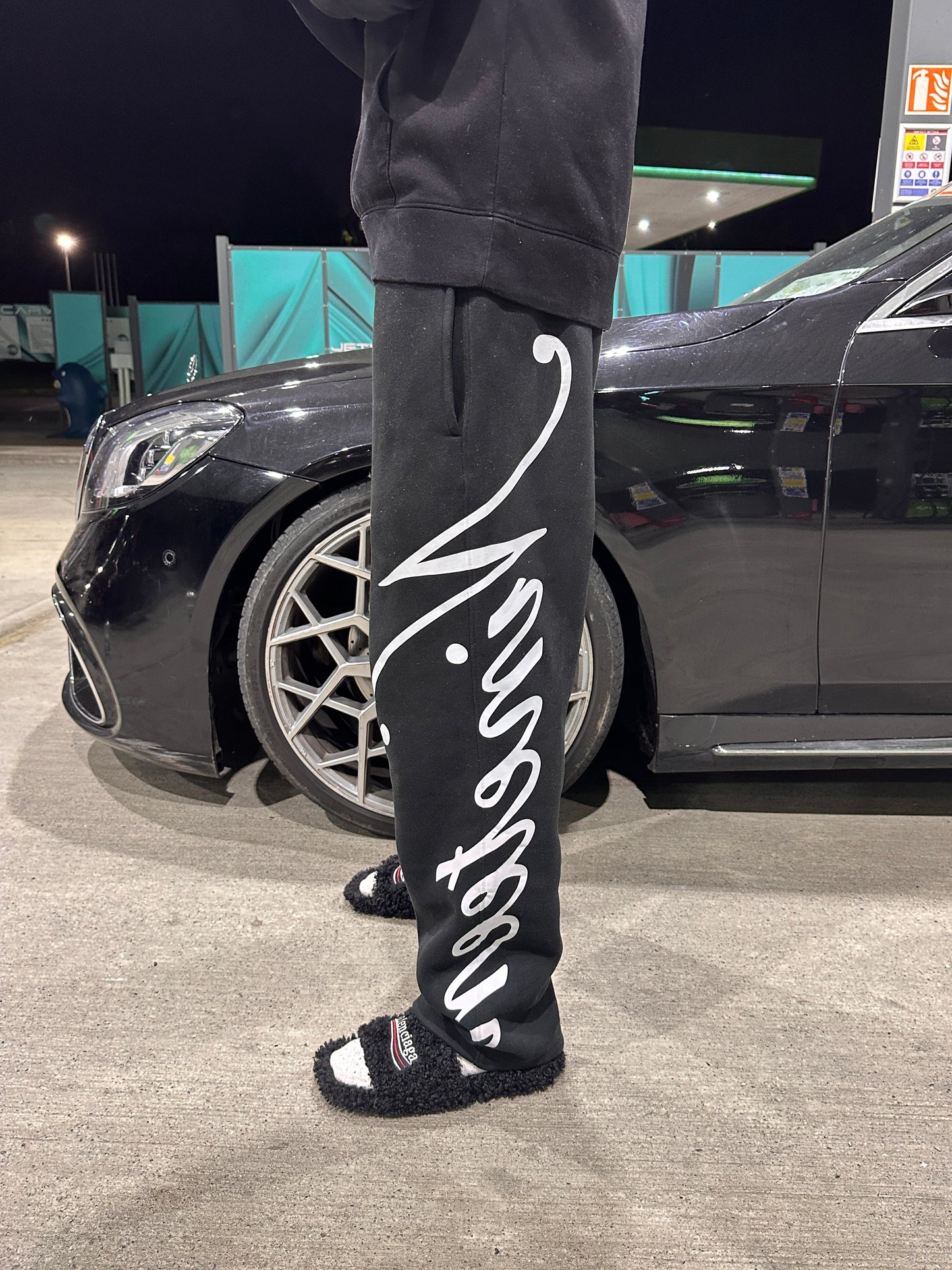 "Nineteen" Side Print Cursive Sweatpants