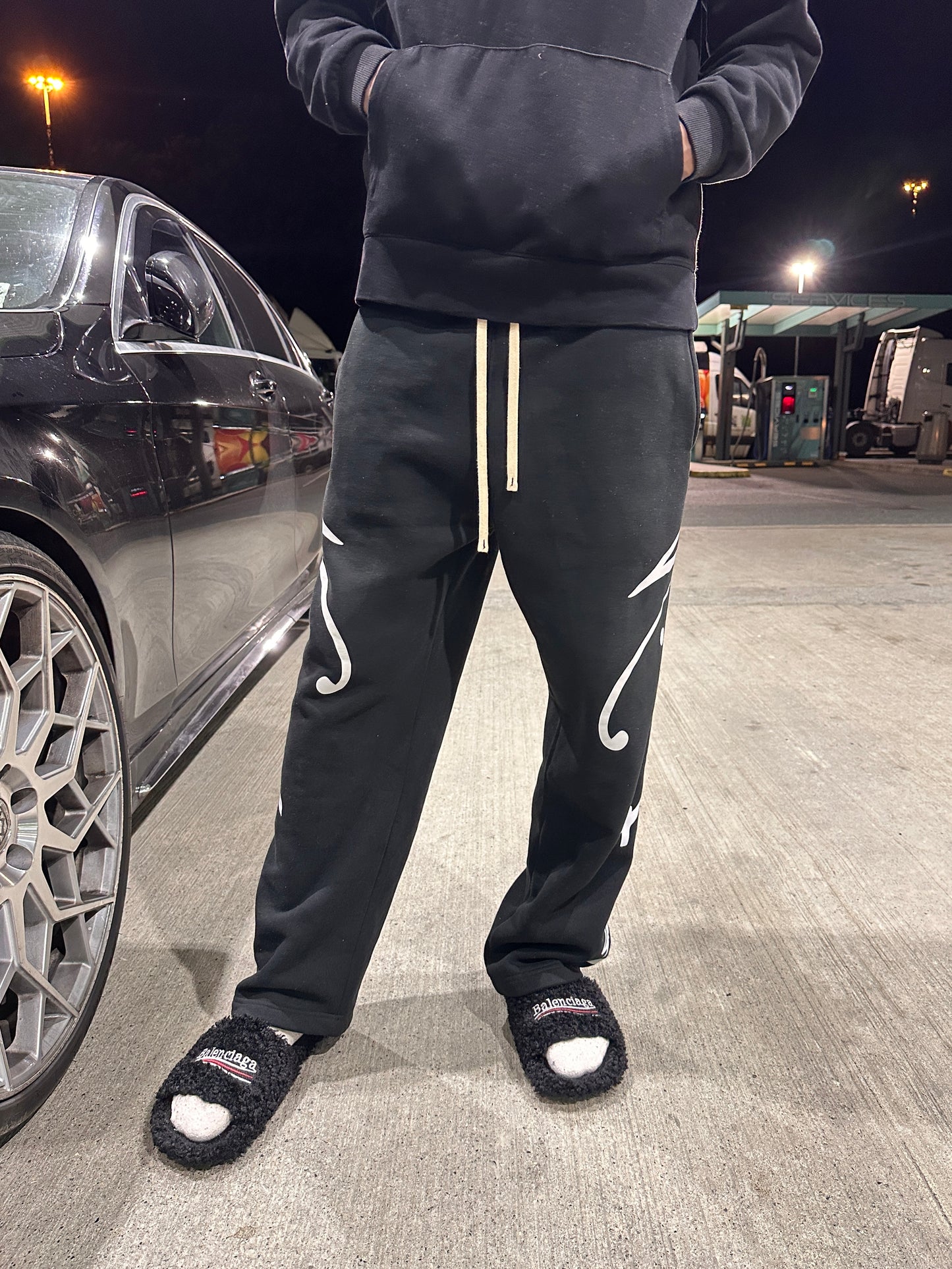 "Nineteen" Side Print Cursive Sweatpants