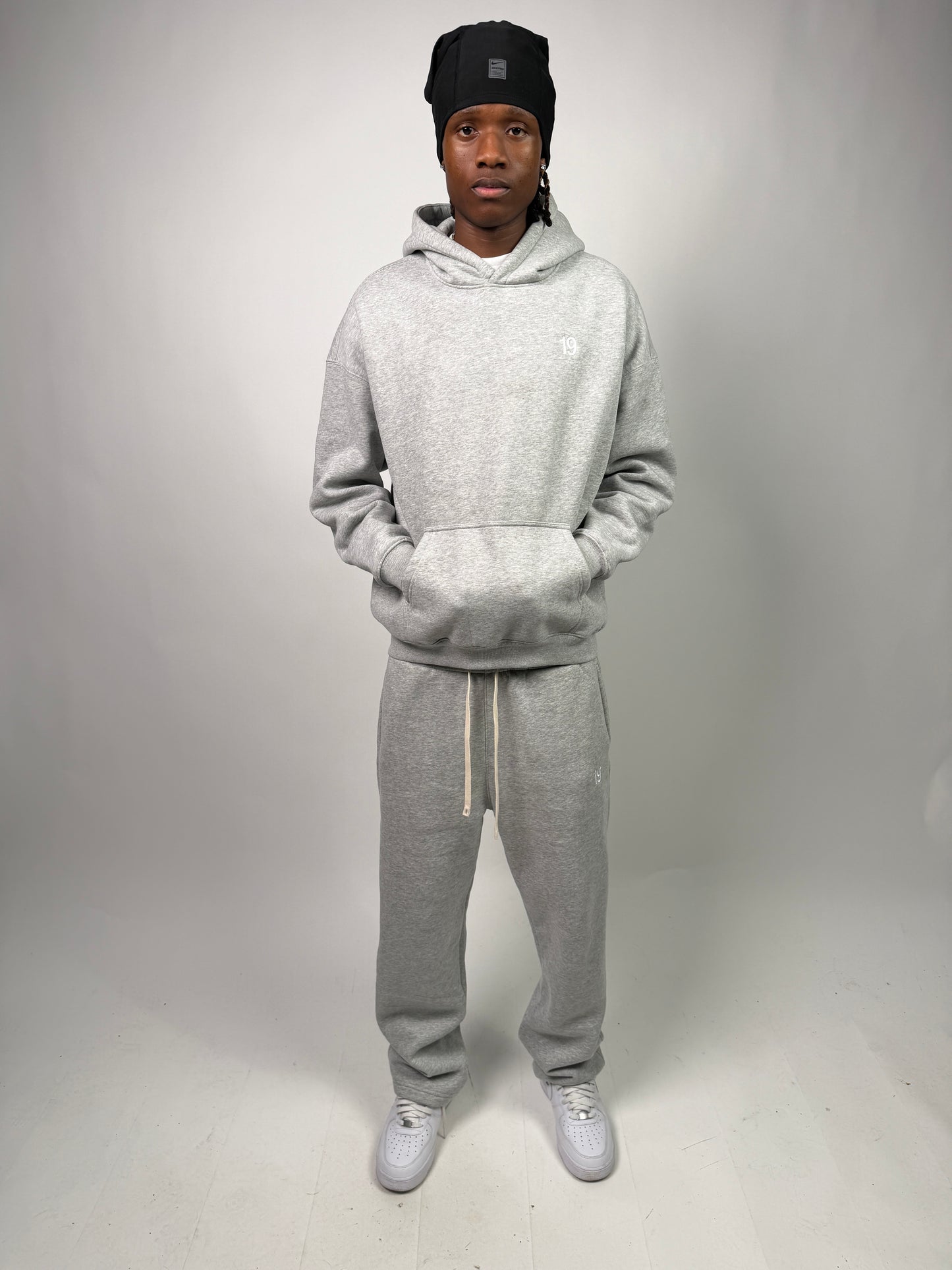 19 Core Plain Grey Sweatpants